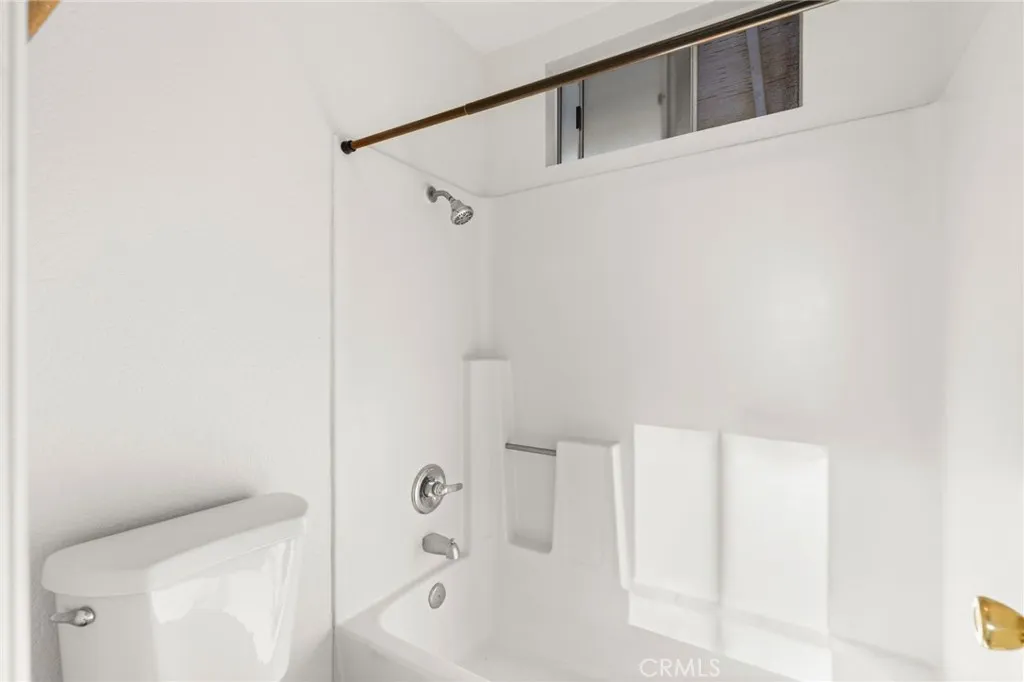 3627 Oak Creek Drive, Ontario, California 91761 home-pic-12